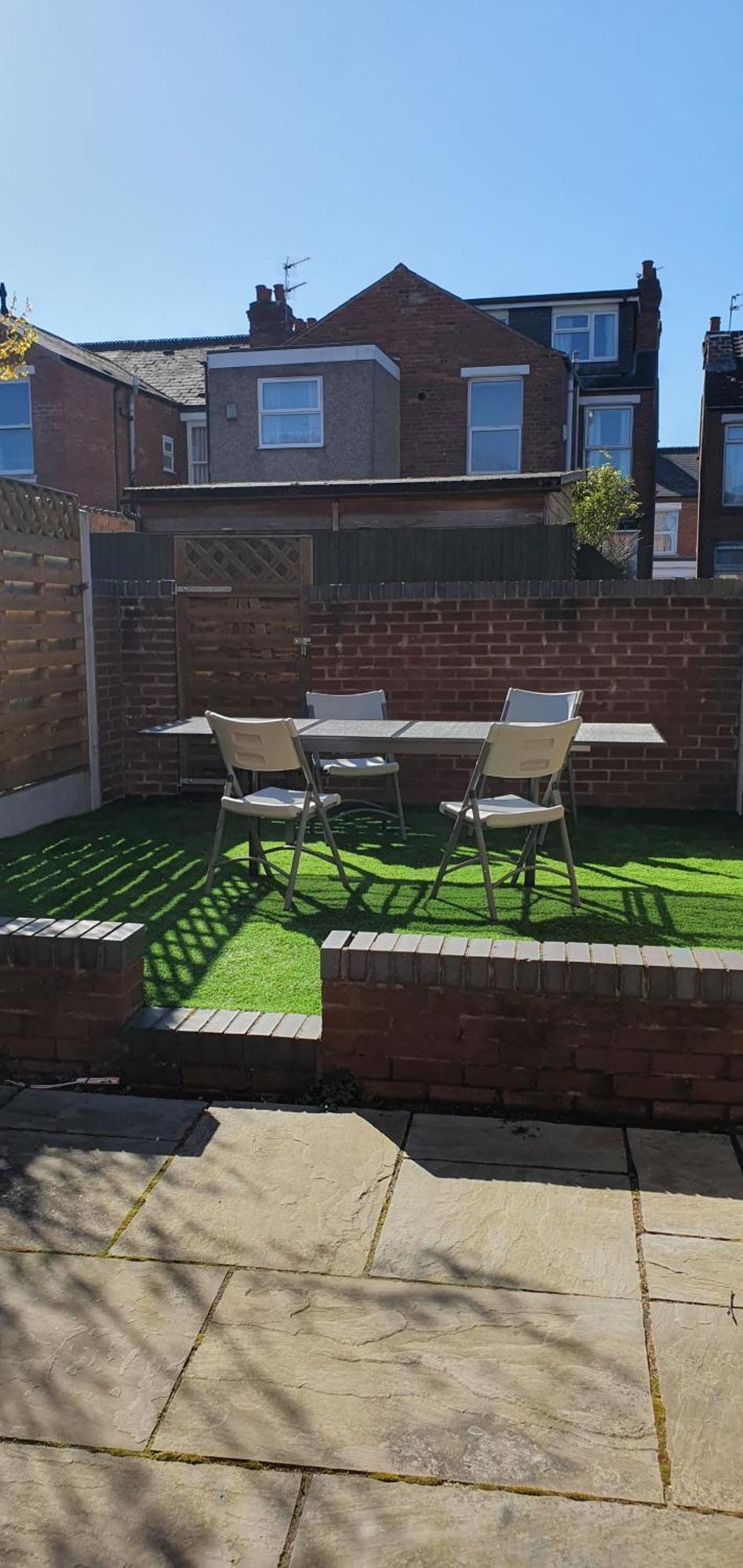 4 Bedroom, 6 Beds, 3 Bathrooms, Near Nec & Birmingham Airport, Business, Contractor And Family Friendly, Free Wi-fi, Free Parking * Coventry